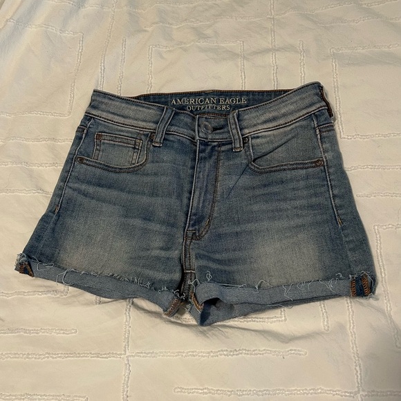 American Eagle NWOT Women's Hi-Rise shortie jean shorts - Picture 1 of 6
